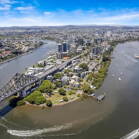 Stunning River View 2-Bed With Pool, Sauna And Gym Brisbane Exterior photo